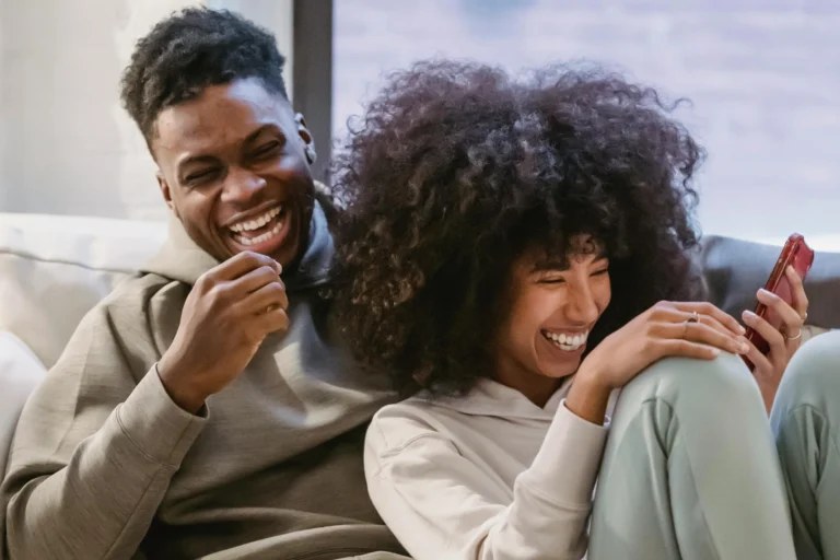 200+ Questions pour jouer à « Tu préfères » en couple